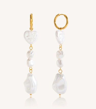 Златисти висящи обеци халки от медицинска стомана с перлено сърце, естествени барокови перли и бели перли