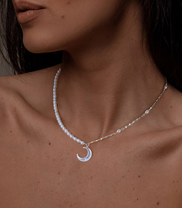 Сребърно колие Moon Drift