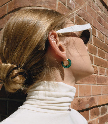 C-hoop зелени обеци на винт със смола
