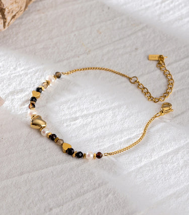 Гривна с хематит перли и сърца