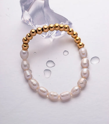 Гривна с перли и елементи топчета