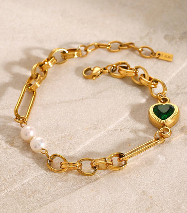 Гривна със зелено сърце и перли