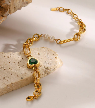 Гривна със зелено сърце и перли