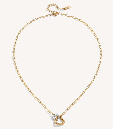 Колие с елемент преплетени сърца