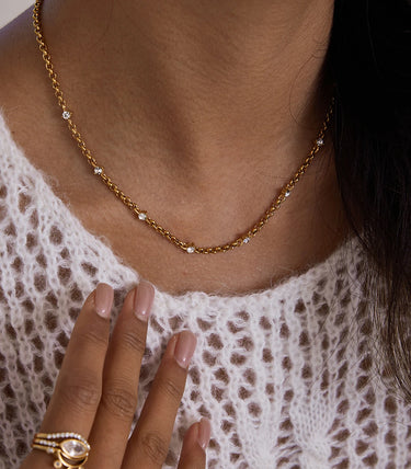 Колие с плетка rolo и циркони