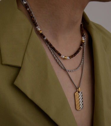 Колие с релефна плочка