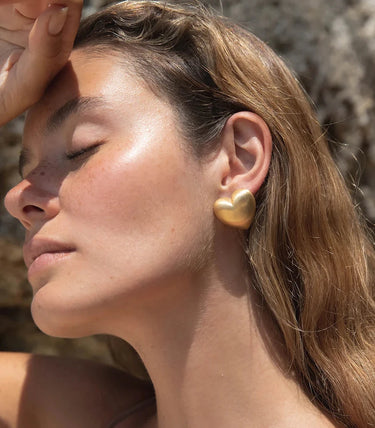 Масивни обеци на винт сърца с матов ефект