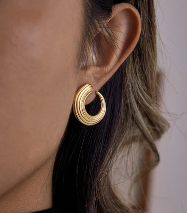 Обеци на винт отворени spiral hoops