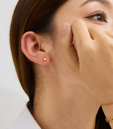 Обеци на винт с капковиден циркон