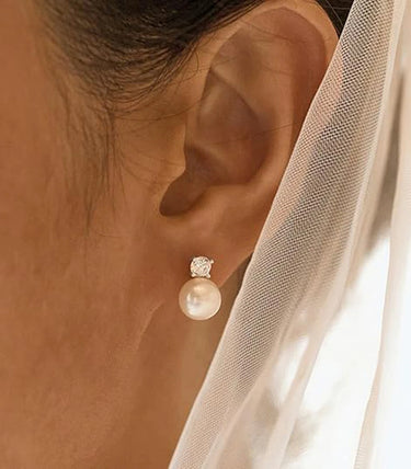 Обеци на винт с кръгли перли и циркон