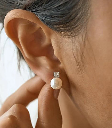 Обеци на винт с кръгли перли и циркон