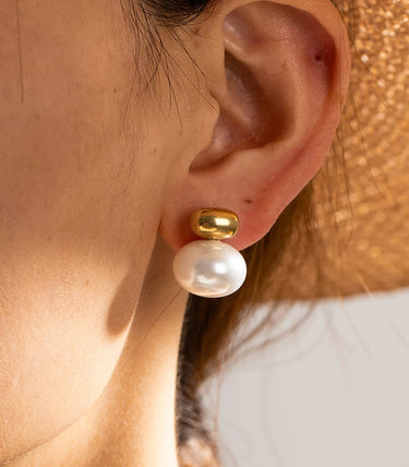 Обеци на винт с обла перла