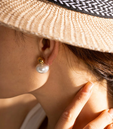 Обеци на винт с обла перла