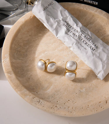 Обеци на винт с перли