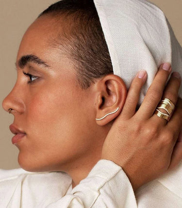 Обеци по ухото с бели циркони