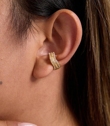 Обеци за хрущял с triple layer бели циркони