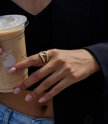 Отворен пръстен с бели циркони