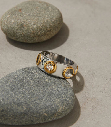 Пръстен халка с бял циркон