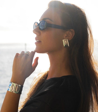 Правоъгълни hammered обеци на винт