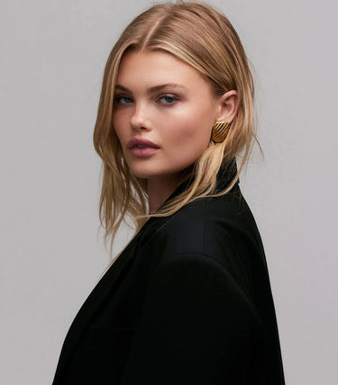 Правоъгълни обеци на винт с релефен дизайн