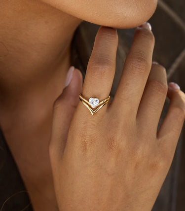 Регулируем пръстен с циркон сърце