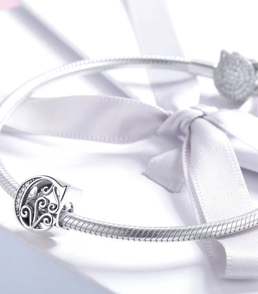 Сребърен талисман „C“