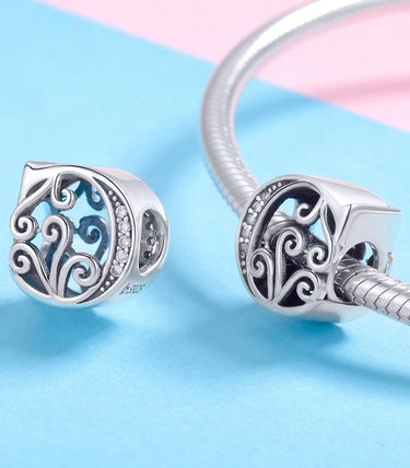 Сребърен талисман „C“