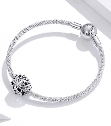 Сребърен талисман „Цвете на светлината“