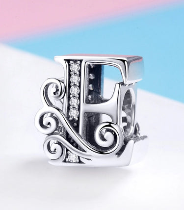 Сребърен талисман „E“