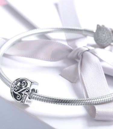 Сребърен талисман „G“