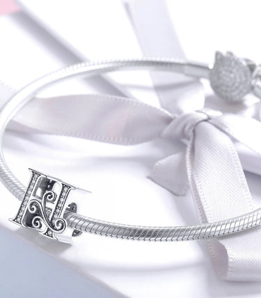 Сребърен талисман „H“