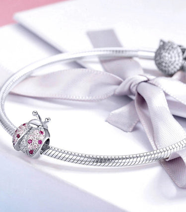 Сребърен талисман „Нося късмет“