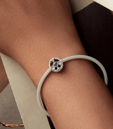 Сребърен талисман „Прави любов, а не война”