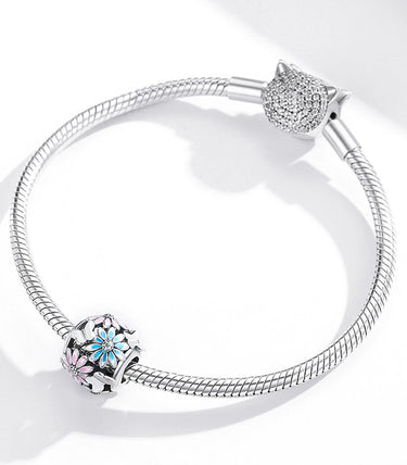 Сребърен талисман „Свежи маргаритки“