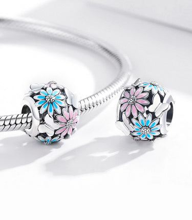 Сребърен талисман „Свежи маргаритки“