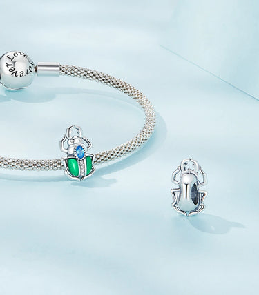 Сребърен талисман „Свещеният скарабей“