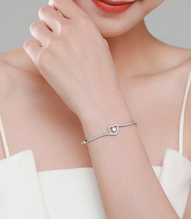 Сребърна гривна „Любов“