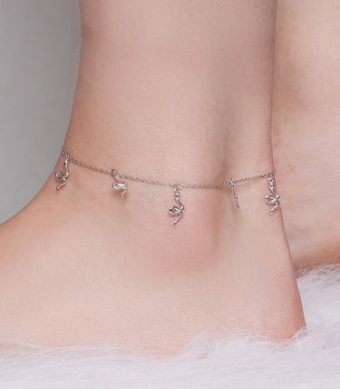 Сребърна гривна за крак „Изкусителка“