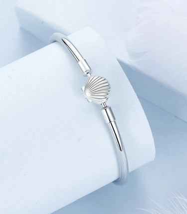 Сребърна твърда гривна за талисмани "С полъх на море"