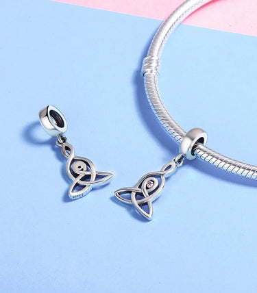 Сребърна висулка „Амулет за закрила“