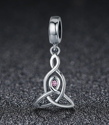 Сребърна висулка „Амулет за закрила“