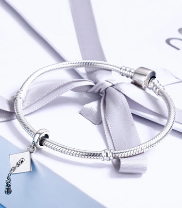 Сребърна висулка „Честито дипломиране!“