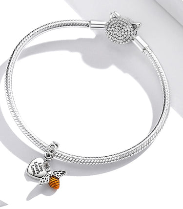 Сребърна висулка „Живей, обичай и се смей!“