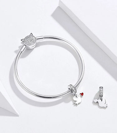 Сребърна висулка „Ти носиш любовта“