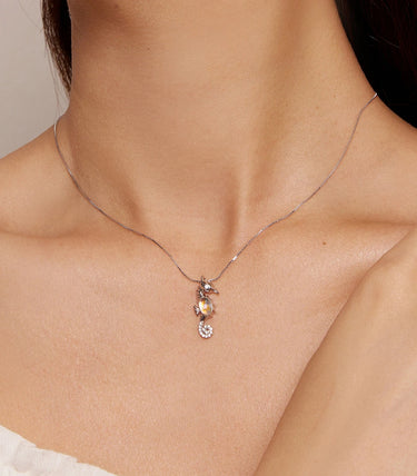 Сребърно колие „Щастлив там, където съм"