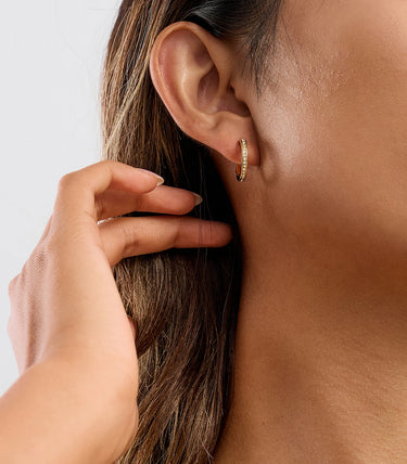 Тънки обеци халки на винт с бели циркони