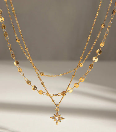 Тройно колие с мъниста и елемент звезда