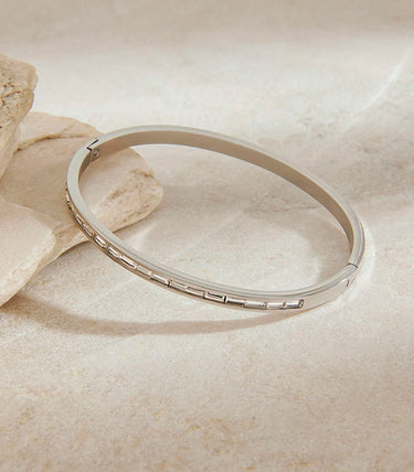 Твърда гривна snap clasp с циркони