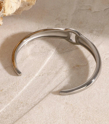 Твърда отворена гривна hollow link