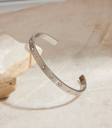 Твърда плоска гривна с циркони